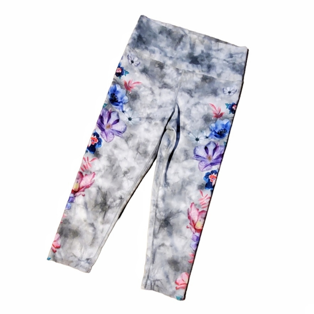 EVCR Grey & white leggings with bright floral & hummingbird accents on the legs.